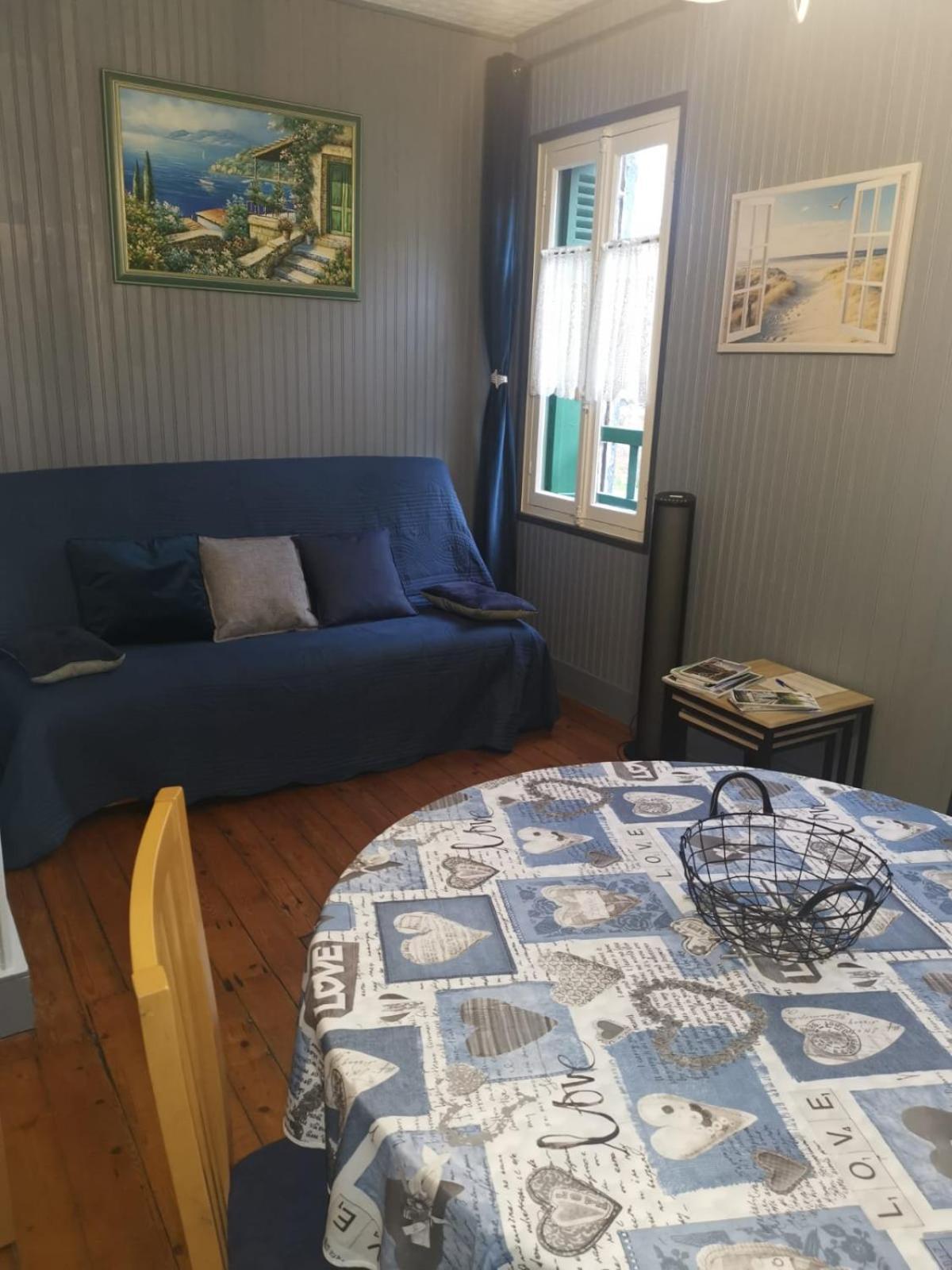 Appartement Avec Balcon Au 1Er Etage Vue Laterale Mer A 50 Metres De La Plage A Mers Les Bains. Exterior photo